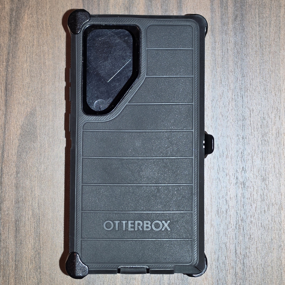 OtterBox Defender Series Case for Samsung Galaxy S24 Ultra W/ Belt Clip Holster